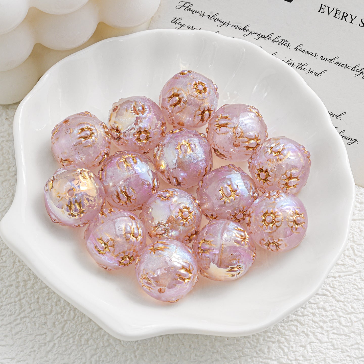 Round patterned beads with straight holes, 1.5 carat gold feather jewelry DIY materials for mobile phone chains, key chains, and car hanging