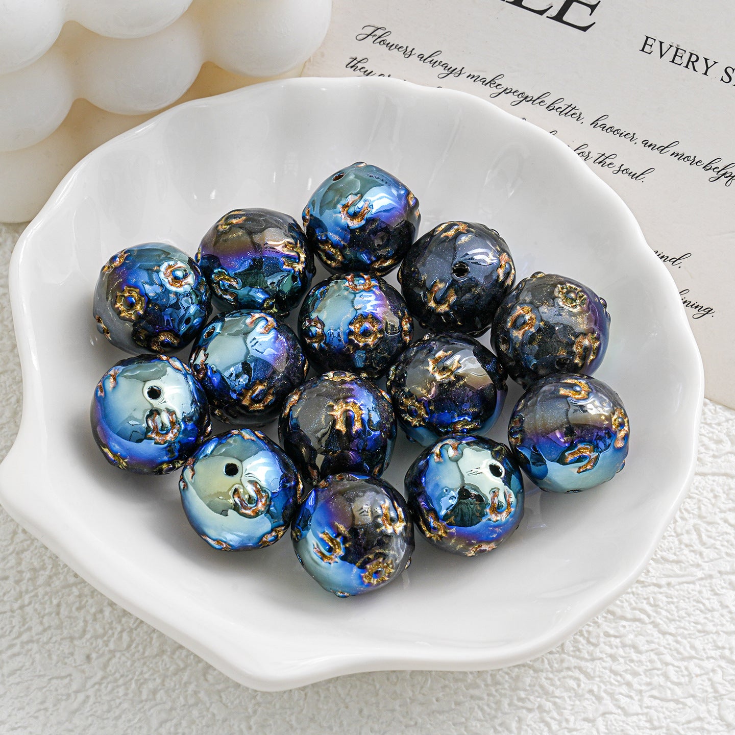 Round patterned beads with straight holes, 1.5 carat gold feather jewelry DIY materials for mobile phone chains, key chains, and car hanging