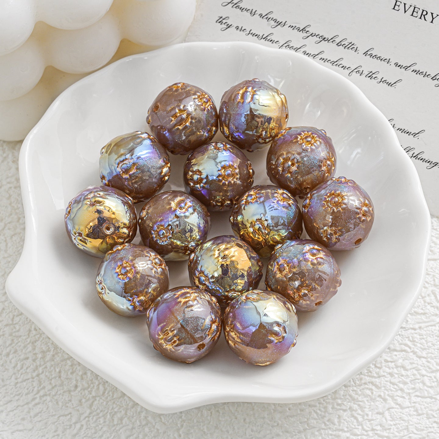 Round patterned beads with straight holes, 1.5 carat gold feather jewelry DIY materials for mobile phone chains, key chains, and car hanging